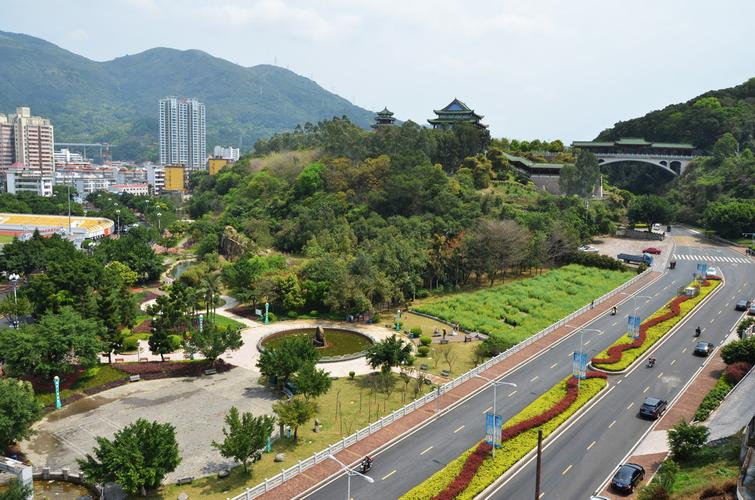 南山公园一年四季风景如画. 【责任编辑:吴楠】