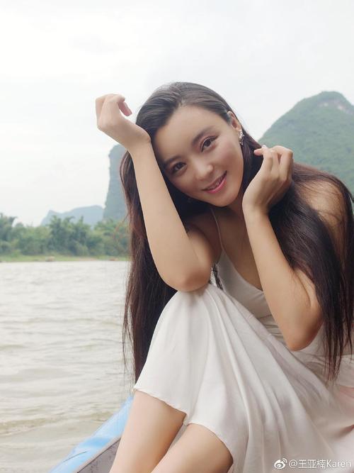 《 长发女王亚楠夏末猛照 !wow !》