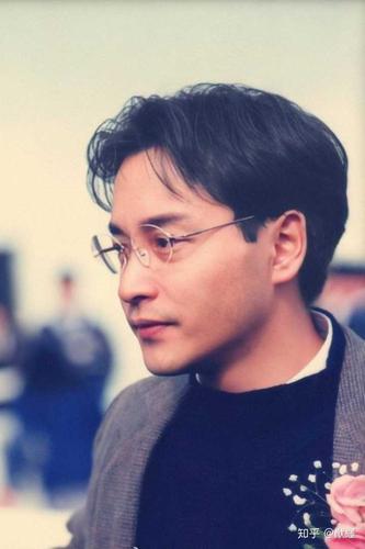 为什么大家都认为张国荣长得很帅,风华绝代,不是很普通吗?