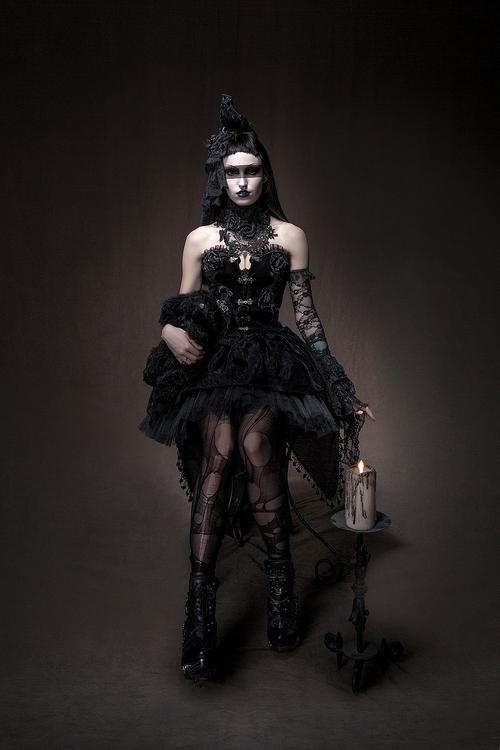 暗黑系朋克哥特人像风格服装拍摄