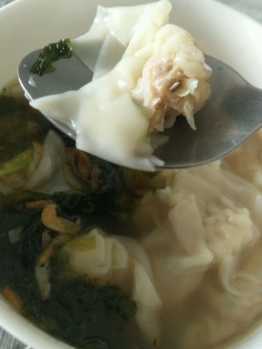 今天,我们亲爱滴老爸说包馄饨,于是～我们全家都吃撑到怀疑→_→人生