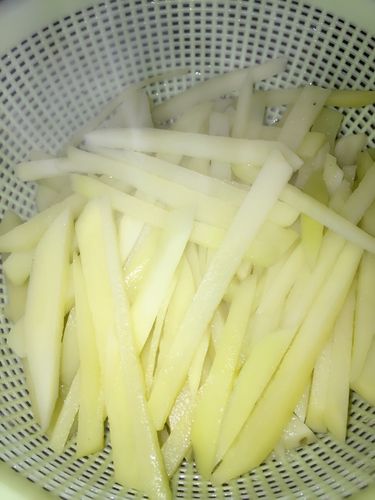 酱香土豆条的做法图解1