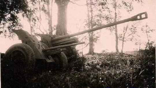 大溃败的苏联军队丢下f22加农炮落荒而逃:德国捡了个