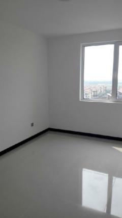 龙湾城精装空房 小三室 97平米 舒适环境 优质小区