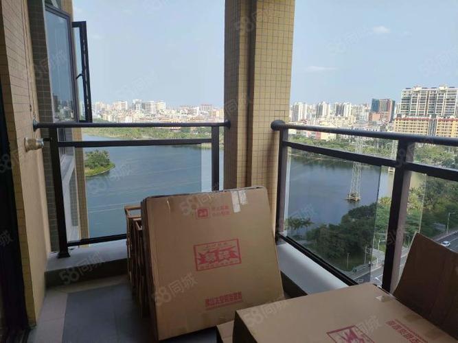 红城湖怡和湖城大境3室2厅1卫4100元月配套齐全