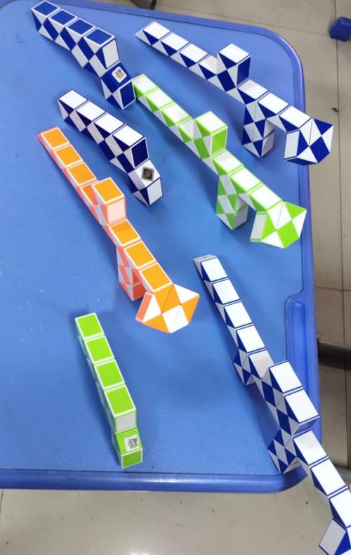 枪,24段,36段,48段拼成大小不同,形状各异的枪!