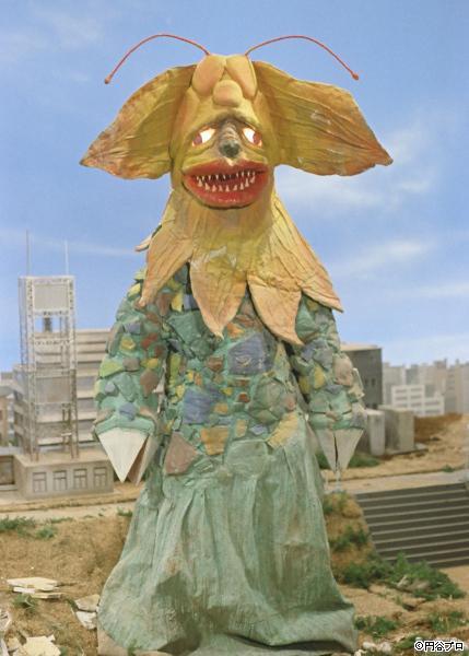 弗米格寄宿在丘百合子队员身上,使百合子的心智迷糊,不断操作失误造成