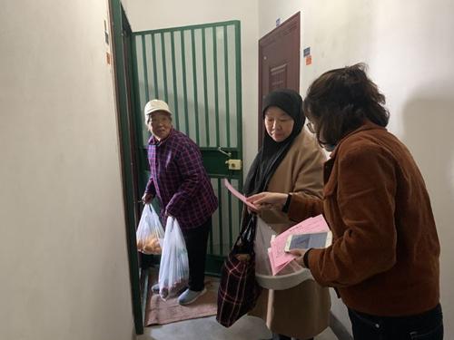 槐荫区道德街街道德裕家园第二社区:开展免费接种新冠疫苗入户宣传