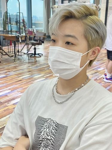 2021王嘉尔同款发型酷感短发中性风