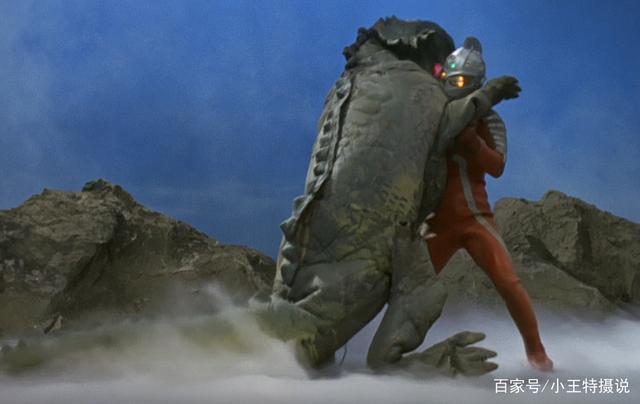 逐集解析赛文奥特曼tv32:胶囊怪兽阿基拉登场,这一集