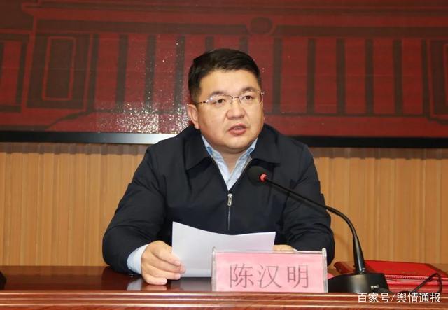 校长陈汉明在仪式上致辞