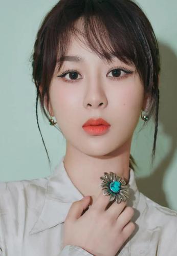 杨紫小花旦写真合集:甜美可爱,清新靓丽!