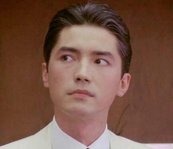 他是"亚洲第一美男",林青霞为见他通宵不睡,今66岁和狗为伴