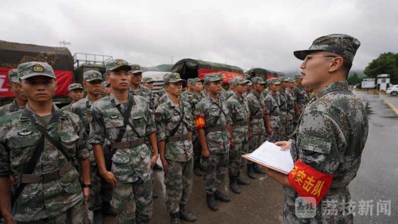作为"国家级抗洪抢险专业部队",官兵始终把灾情当命令,在