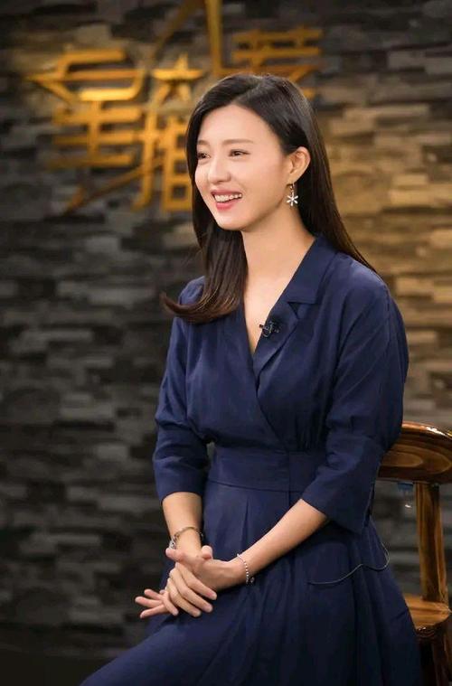 傅晶精美壁纸:优雅大气,干净利落!