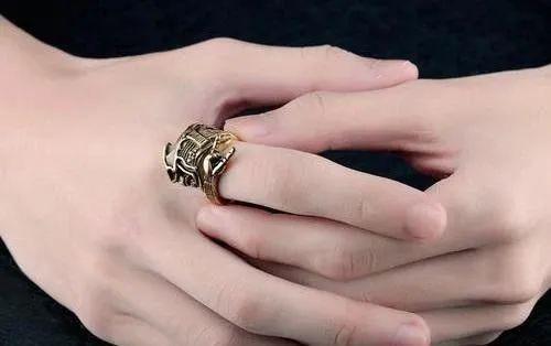 单身戒指怎么戴?男女单身戒指