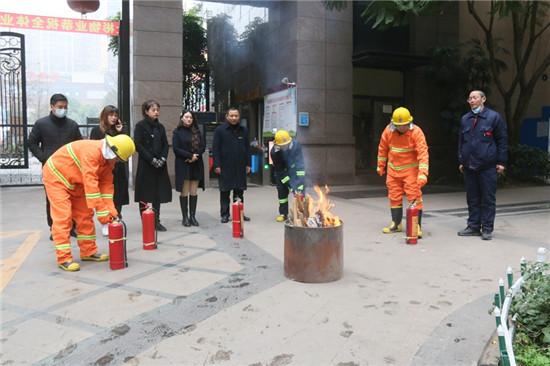 仁寿县消防救援大队深入辖区小区物业开展消防培训演练活动