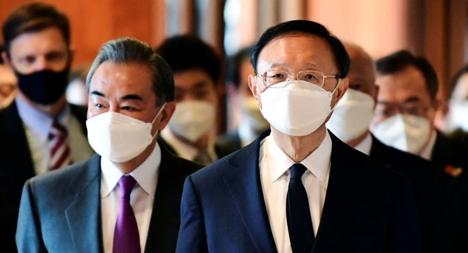 日本何时才能挺直腰杆?看了阿拉斯加会谈,日本网友真的很心酸