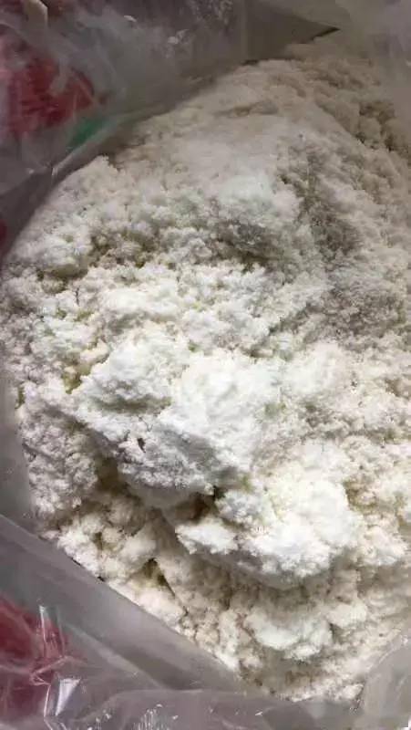 运用部分发酵豆渣并且配以中草药养殖的年猪,肉质让你