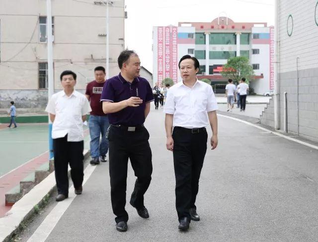 雅礼中学校长刘维朝在育人和育分中守衡
