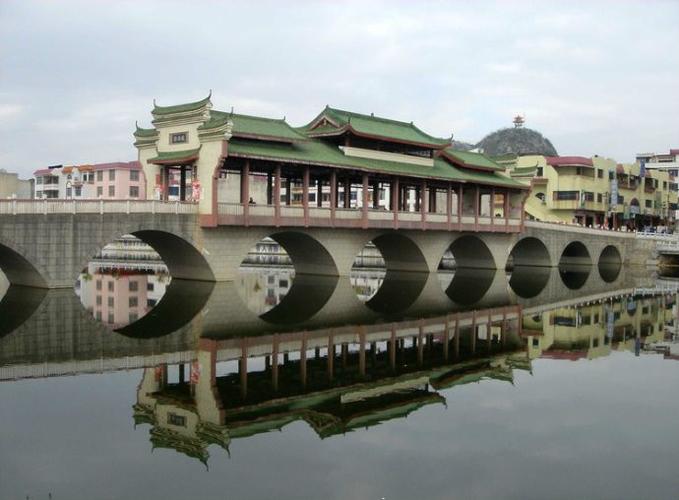  p> 广西壮族自治区富川瑶族自治县瑞光园,位于富川县城南郊一角,实际