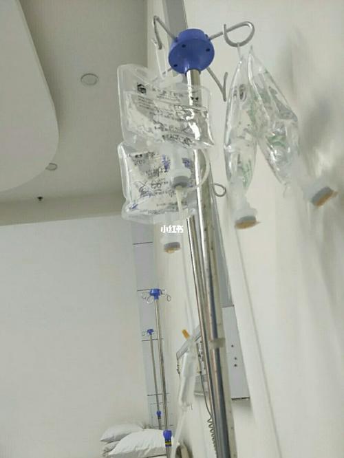 腰间盘突出发作,输液消炎三天了,一个人住院～_腰间盘