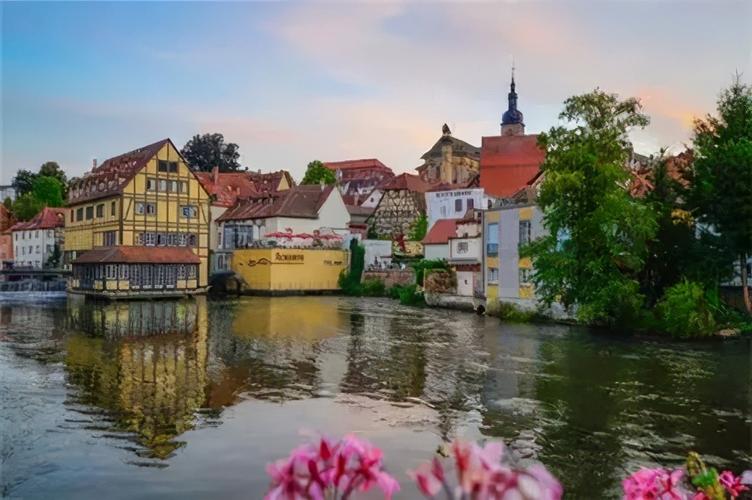 全球童话小镇呈现梦幻体验