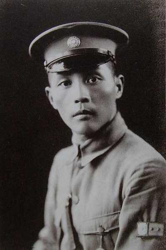 中国国民党军将领,陆军中将加上将衔.字慕尹.