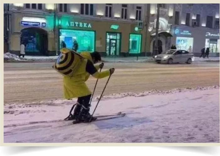 俄罗斯外卖小哥速度是十迈心情是自由自在