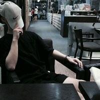 让孤独陪伴左右,男生头像图片-回车桌面