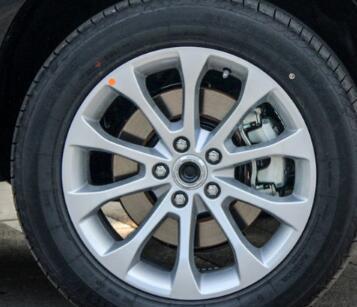 自媒体 正文  名爵zs尾灯 哈弗h2采用规格为235/55 r18的佳通轮胎