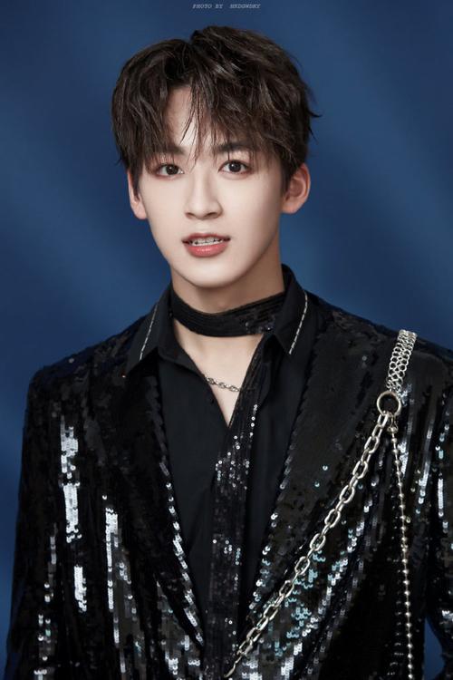 何洛洛精选壁纸,100张的帅气,请签收