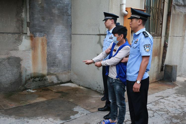 淇县公安局举行犯罪嫌疑人指认现场活动