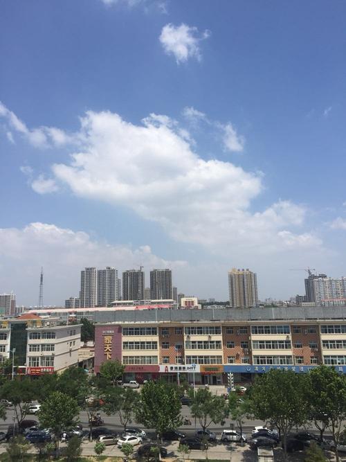 (清河县城区实景)青银高速公路是清河县唯一一条高速公路,在县域的