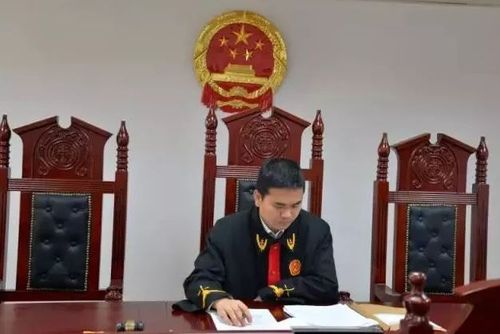 【一线风采】自贸区法庭庭长沈镇友:诠释法官的责任与