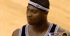 目睹了眼前这一切的德文-布朗,也流动表情包式的精湛演技演绎了什么叫