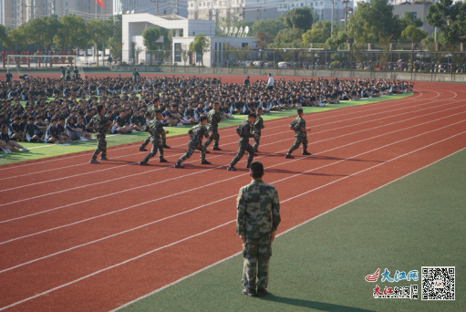 开营仪式展风采, 广丰一中2021级新生军训拉开序幕