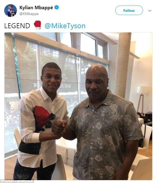 法国国脚姆巴佩偶遇泰森,晒合影致敬!