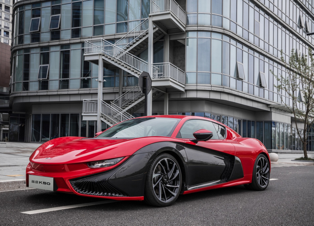 国产首款碳纤维跑车,挂着红蜻蜓车标!可惜要变成第二个美人豹?