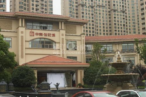 中南世纪城联排别墅485平900万可谈