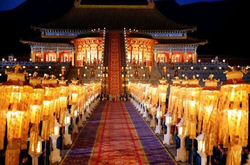 《满城尽带黄金甲》剧照