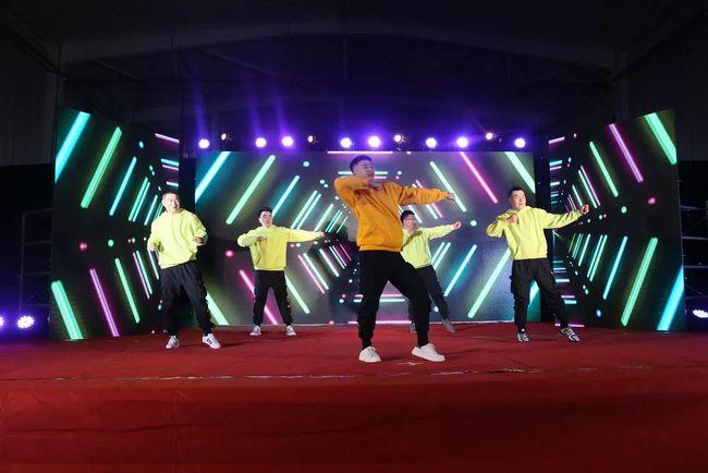 舞蹈《天天向上》