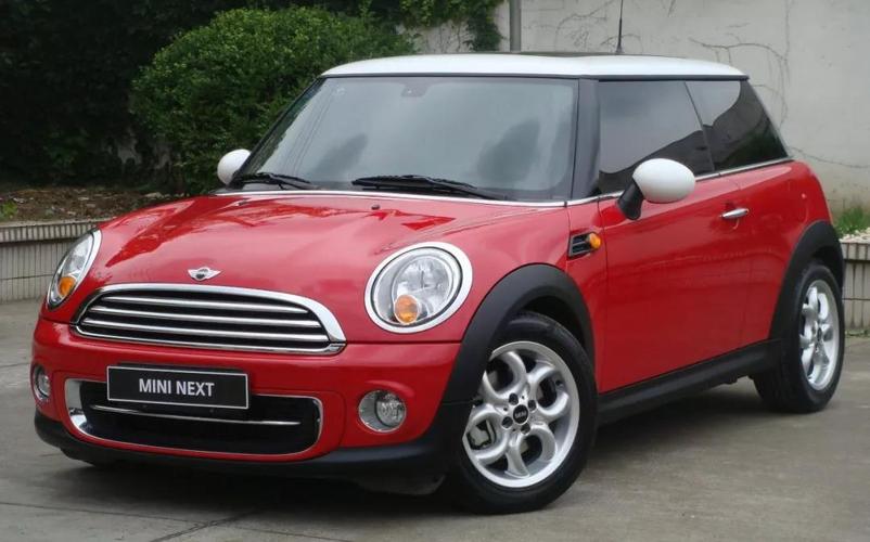 想个性格一点的,可以选择mini cooper,这个相信很多女孩