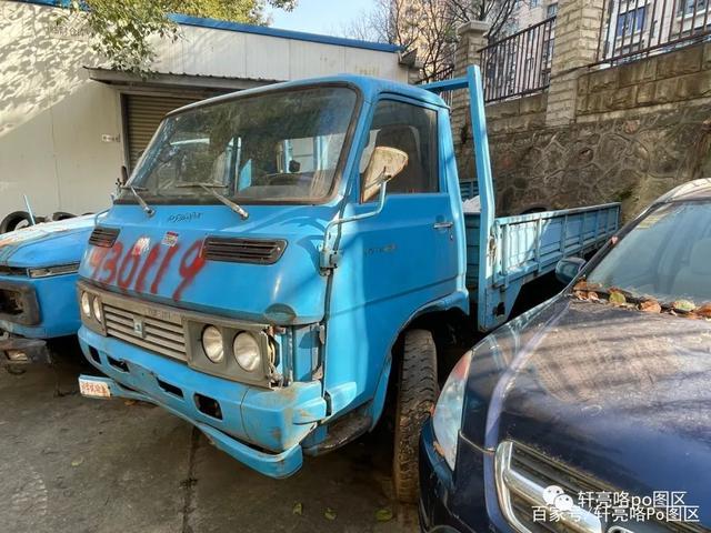 南京跃进nj131型单排座3吨载货车,在90年代又分化为nj1041与nj