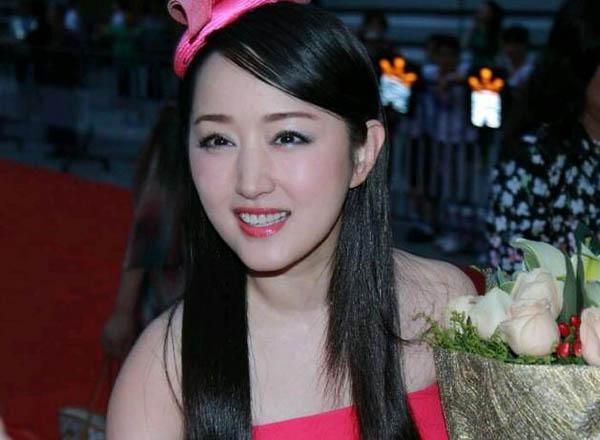 鲍国安与杨钰莹的关系 鲍国安澄清其儿子和杨钰莹没有