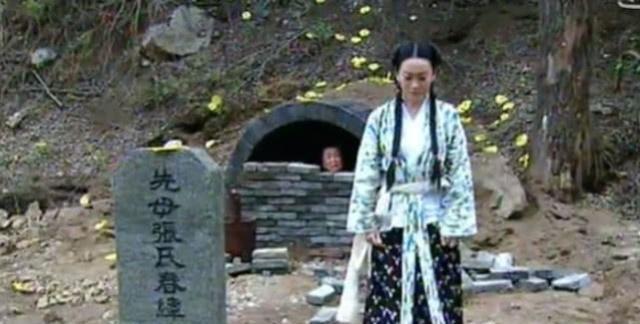 农村"活死人墓":吃一餐加一砖,封建社会的可怕习俗