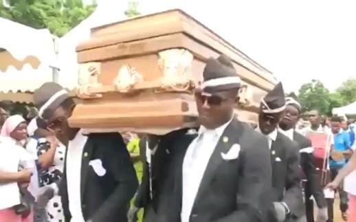 黑人抬棺两分钟超清加长版