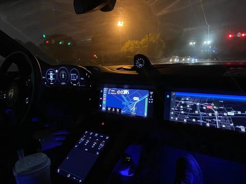 保时捷taycan夜间内饰一览_保时捷怎么样_汽车_汽车