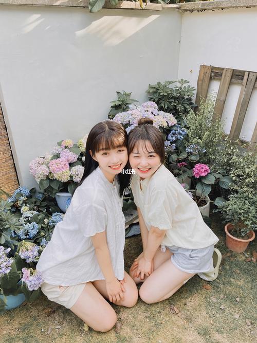 在自家院子里也能拍出超可爱闺蜜照!_闺蜜照_摄影_摄影_写真