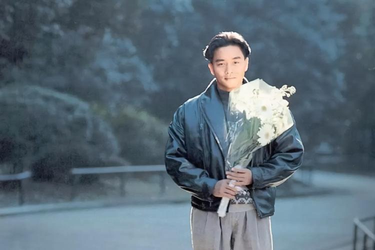 张国荣,这时候好年轻,录音室唱千禧盛世,大家听过吗?